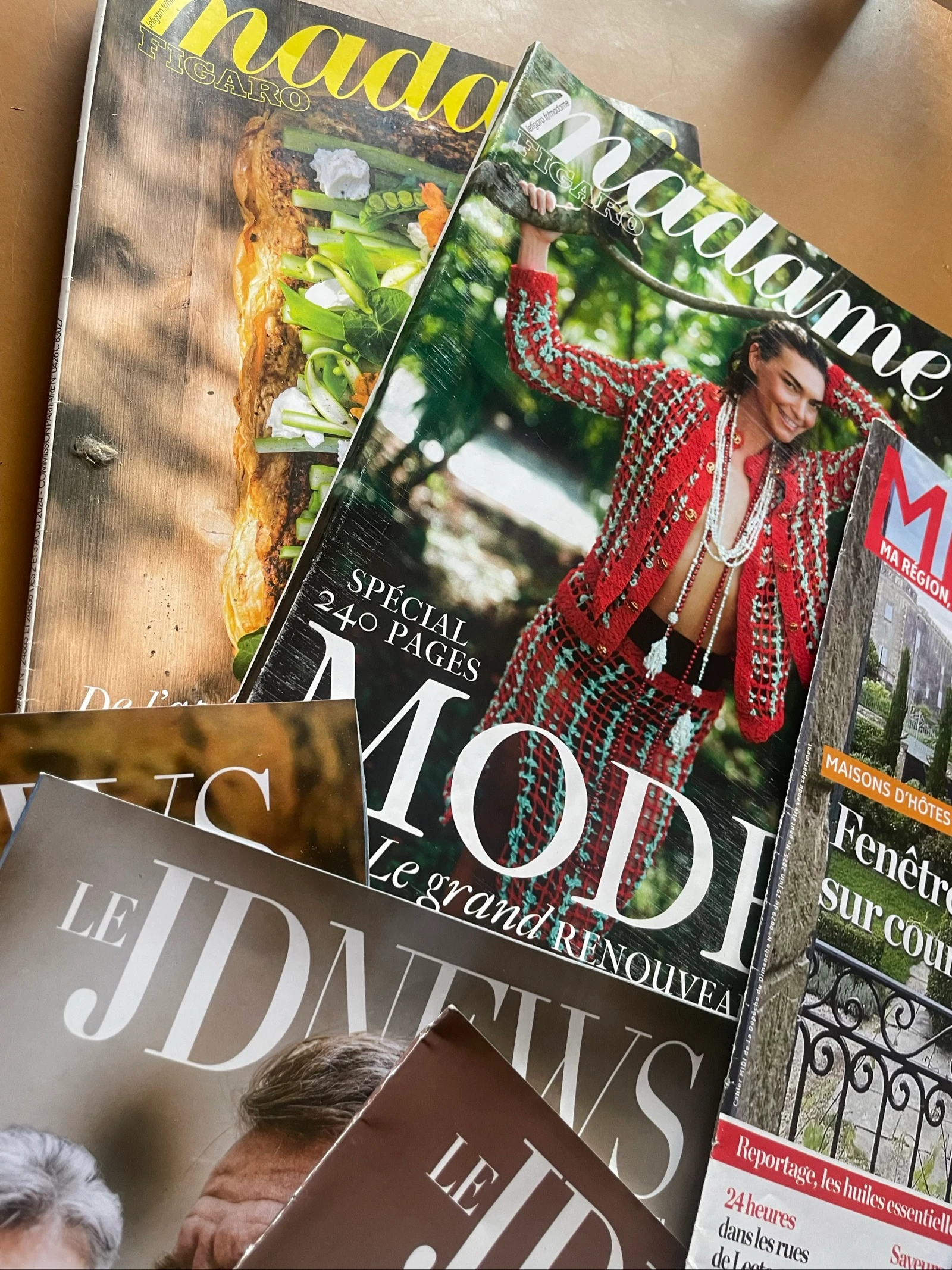 10 magazines  – photo 6